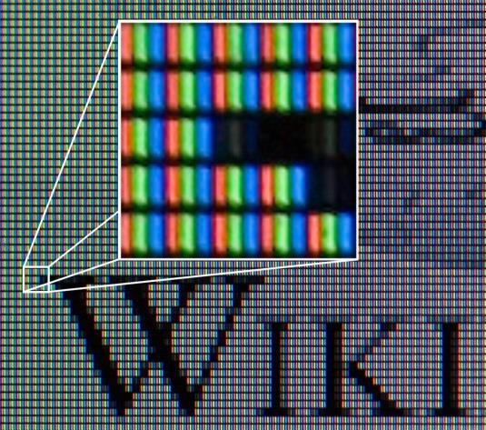 Bíle světlo můžeme získat i smícháním menšího množství barev například u televizní obrazovky mícháme pouze červenou, zelenou a modrou barvu (RGB Red Green Blue) (obrázek 5).