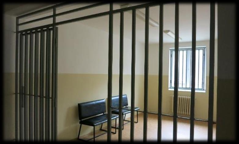 1 Odstraňte mříže a katry v příjmovém oddělení Policisté informovali zaměstnance Kanceláře o tom, že každý cizinec musí při umístění do ZZC projít příjmovým oddělením, na němž se prohlídky provádějí.