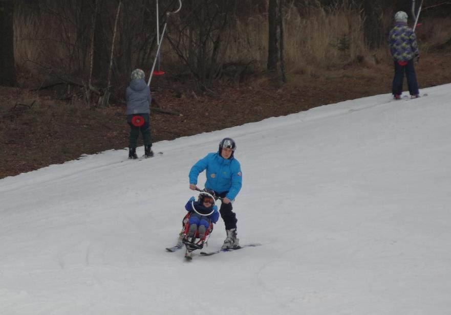 b) Realizace projektu Já chci také lyžovat aneb lyžování dětí s handicapem II V rámci realizace projektu Já chci