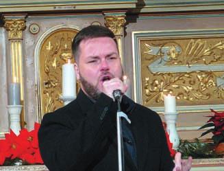 Po první písni se s námi pfiivítal a to jiï znûly tóny dal í árie.