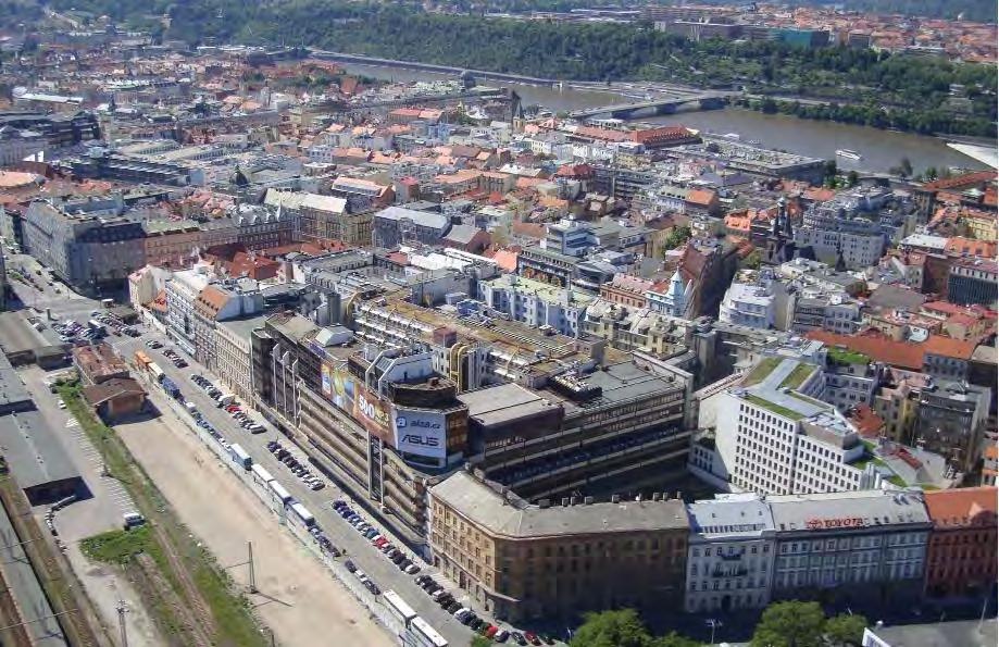 FLORENTINUM ZÁTĚŽE PŘEDCHÁZEJÍCÍHO VYUŽITÍ Kontaminace půdy a podzemní vody (skladiště, tiskové barvy, záložní dieselagregát) Vysoká hlučnost z dopravy 60-70dB (povrch ulice