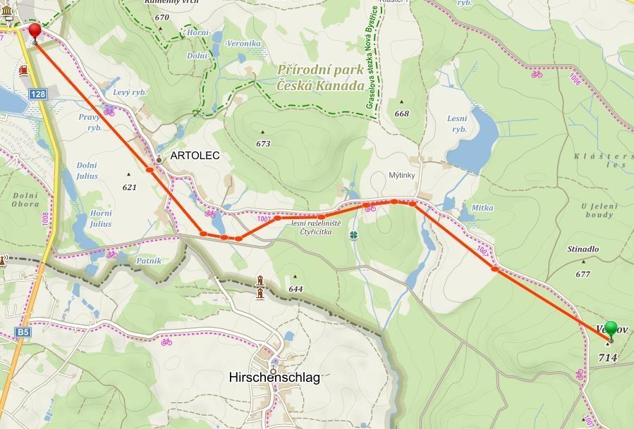 b) Obrázek 6: Orientační trasa lanovky b) 19 11.2 Lanová dráha a železnice Stejně jako v předchozí variantě je nutné postavit překladiště. Oblast v blízkosti nádraží je samozřejmě výhodná.