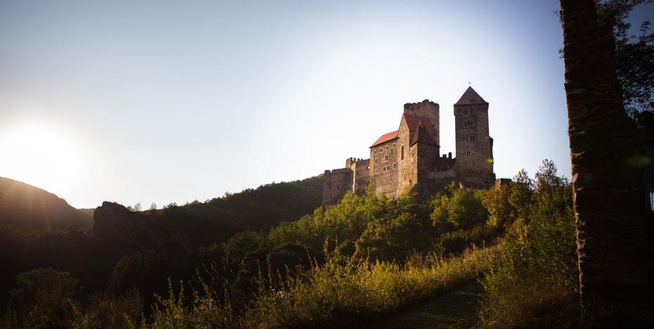 Umístění 26 km od tábora na Rakousko Moravské hranici Výlet Autem + pěšky Popis cesty: - Z tábora směr Vranov nad Dyjí (Znojmo) - Ve Starém Petříně doprava směr Šafov - Skrze obec Šafov - Skrze