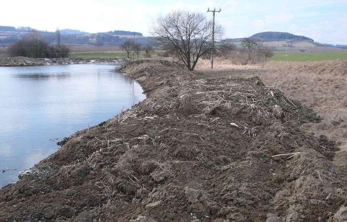 Podmínky podpory odbahňování analytické a toxikologické posouzení kontaminace sedimentů ZV v rámci projektové přípravy vyžadována specifikace, jak bude naloženo s odtěženým materiálem zejména