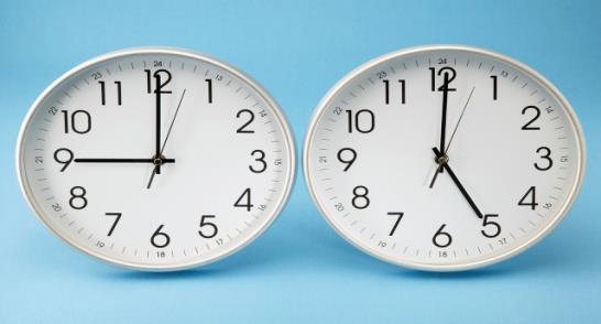 Expressions using in the past continuous tense (časová
