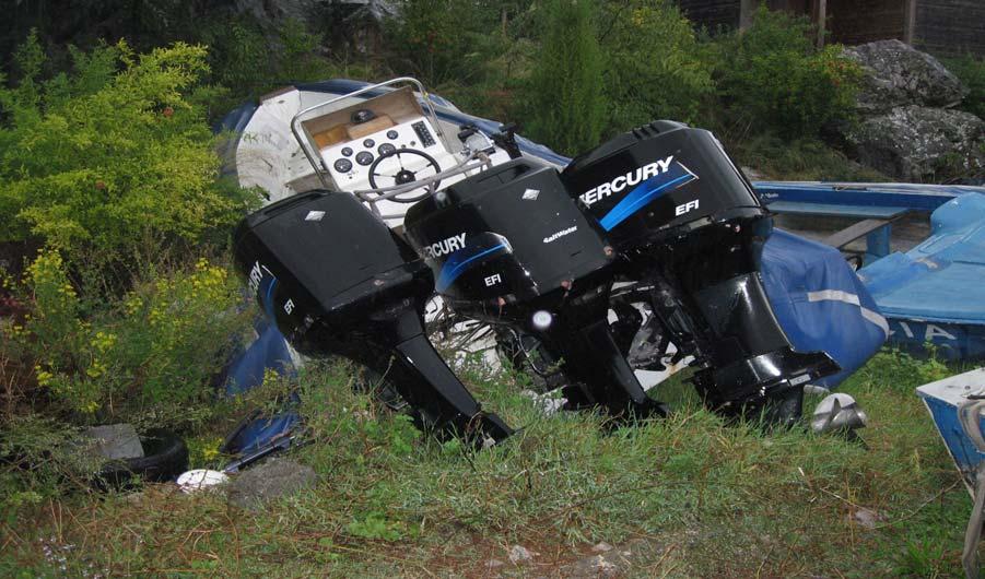 19 Fotografie 3: Výsledek posílené kontroly námořní hranice v Albánii. Zabavený rychlý motorový člun, který byl používán organizovaným zločinem k pašování osob do EU. Zdroj: Účetní dvůr. 18.