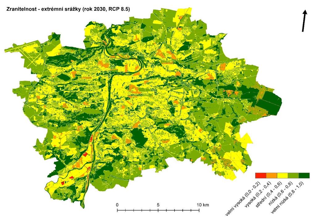 c) Obrázek 2: Ceková zranitelnost extrémní srážky a nedostatečné zasakování (a) současnost, (b) scénář RCP 4.5, 2030, (c) scénář RCP 8.5, 2030 Prostorové rozložení teploty vzduchu na území hl.m. Prahy S využitím termodynamického modelu MUKLIMO_3 byly modelovány simulace prostorového rozložení teploty vzduchu v hl.