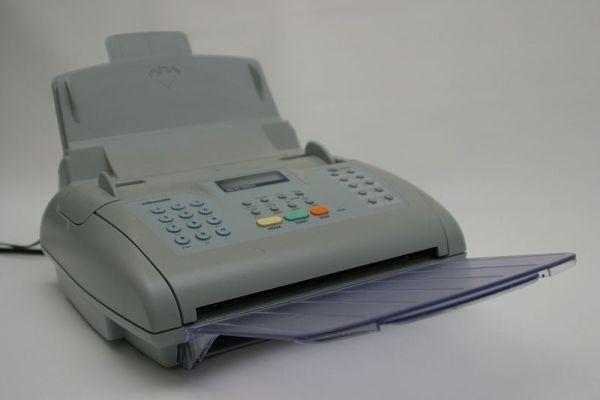 Fax alebo telefax (skratka slova faksimile; staršie názvy byrofax, postfax, faksimilné zariadenie) je zariadenie používané na faksimile, teda na prenos kópií kópií dokumentov pomocou bežnej