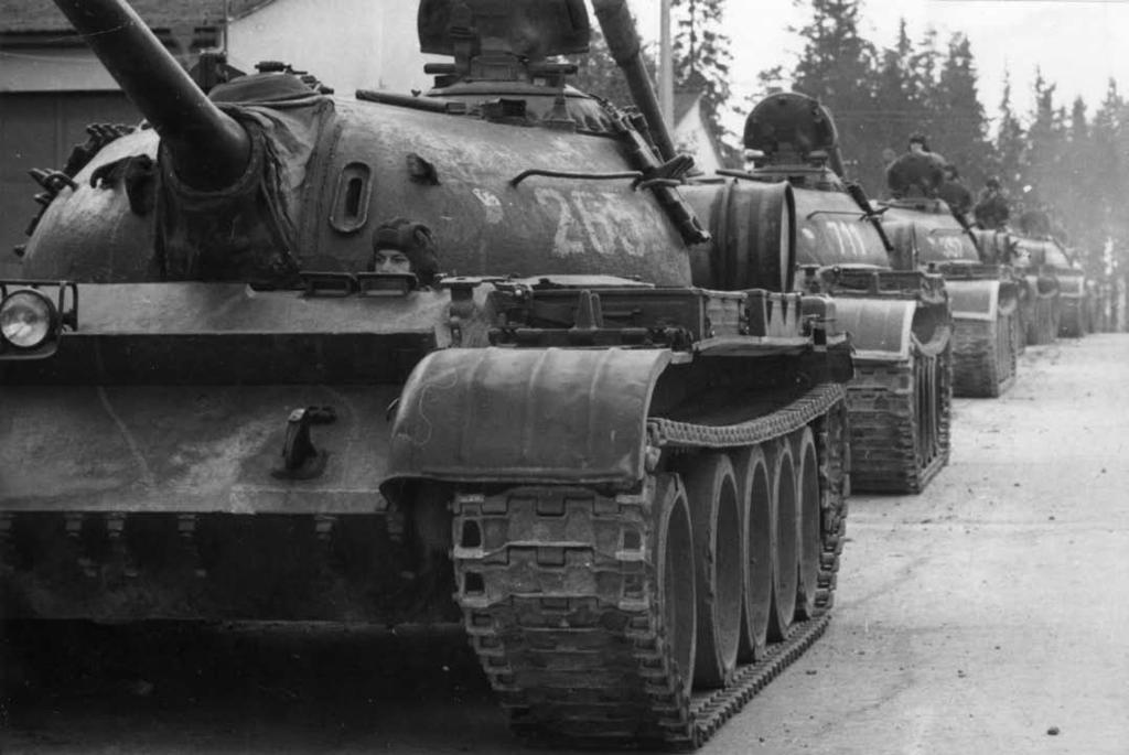 10 Vojenské řešení pražského jara (prosinec 1967 leden 1968) K prvnímu údajnému pokusu o tzv. zneužití armády mělo dojít začátkem prosince 1967. Tehdejší ministr národní obrany arm. gen.
