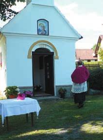 Po pfiivítání panem faráfiem se ujal krátkého slova pan Jaroslav Kovacs, sólista opery Ústeckého divadla a zazpíval nádhernou vesnickou árii.