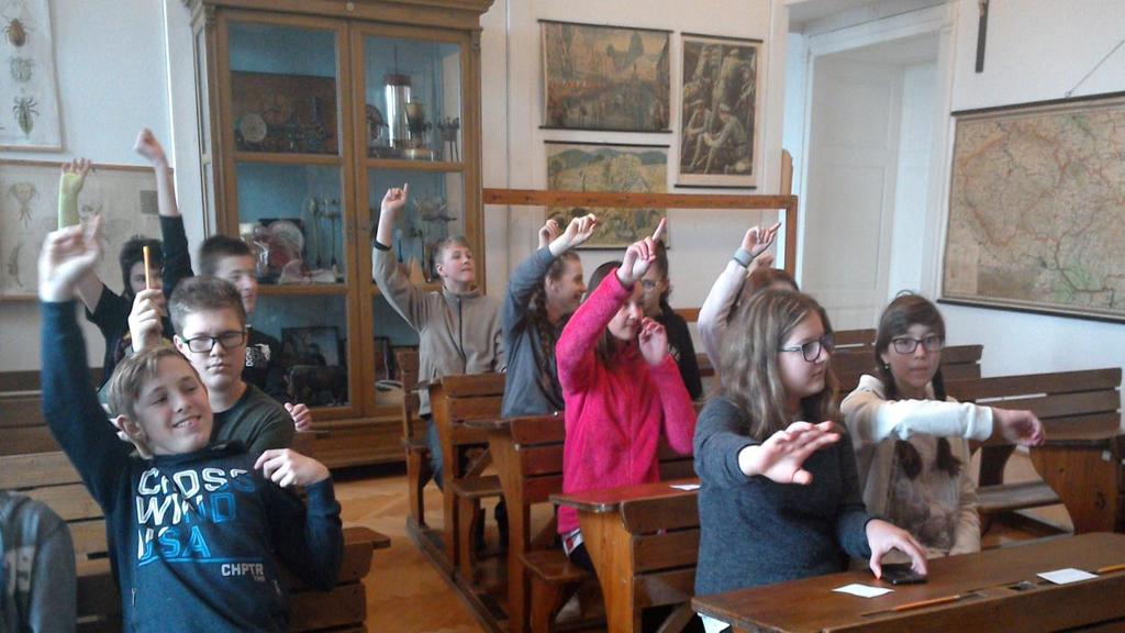 Prvního února jsme jeli se třídou na výlet do Přerova, kde jsme navštívili muzeum. Naše téma byli rytíři a stará škola.
