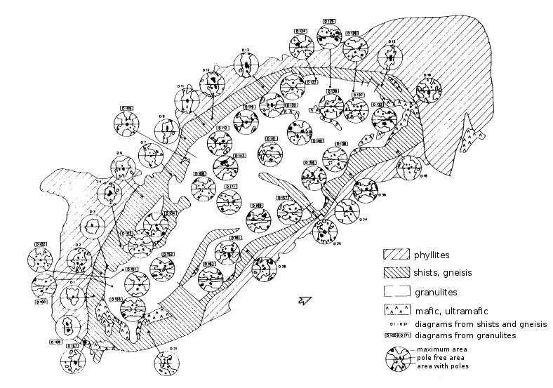 připisována reologickým vlastnostem souvisejícím se dvěma faktory: stupeň metamorfózy a variace ve složení hornin ( Lister and Dornstepen, 1981).