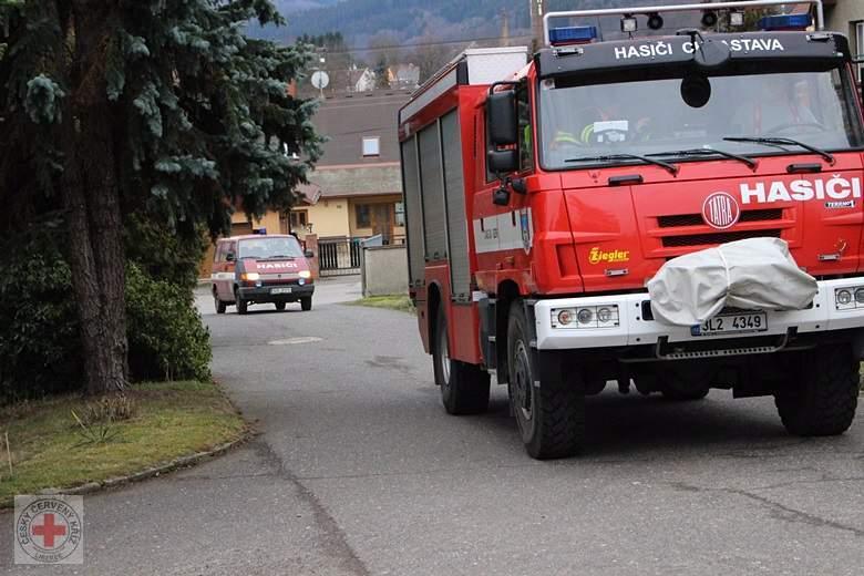 Následující den se Záchranný tým přesunul do Roudnice nad Labem, kde již byli připraveni instruktoři poříční policie, kteří si pro nás připravili