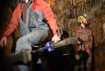 Jedni to nazývají Cave Unicycling, jiní Unicaving, ale většina tomu říká šílenství.