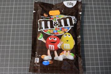 M&M's Čokoládové dražé výrobky se lišily složením (použitím