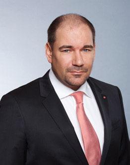 Slovakia. Na českej strane súbežne prebiehali prípravy na začleňovanie spoločnosti UniCredit Leasing CZ do štruktúry UniCredit Bank Czech Republic and Slovakia.
