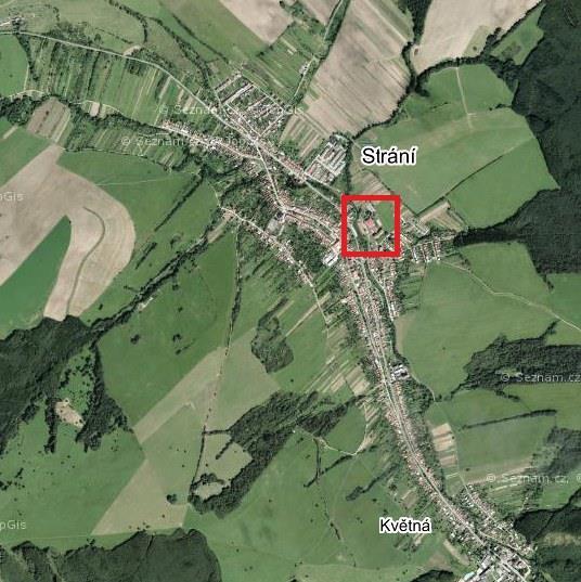 2 LOKALITA Strání je příhraniční obcí nacházející se na Moravsko-Slovenském pomezí necelých 50 km od krajského města Zlína a 30 km od okresního města Uherské Hradiště.