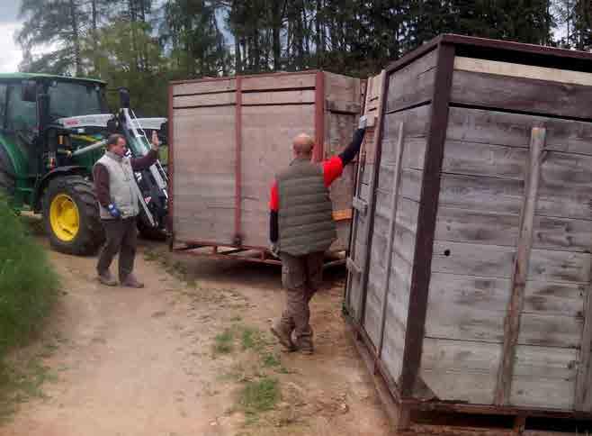 Zoo Tábor také spolupracuje s externími veterinárními odborníky v oblasti aviární medicíny či ortopedie.