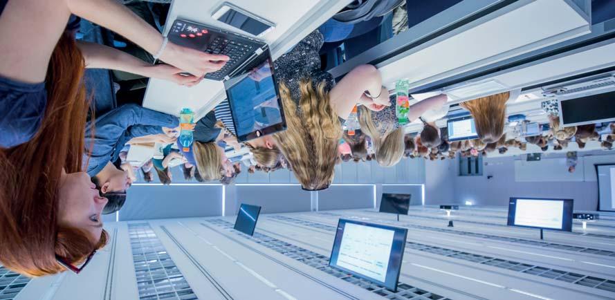 Tabulka 2: Prodloužení akreditace doktorským studijním oborům 34 Studijní program Název studijního oboru Jazyk Platnost Farmacie Farmaceutická technologie CZ 31. 8.