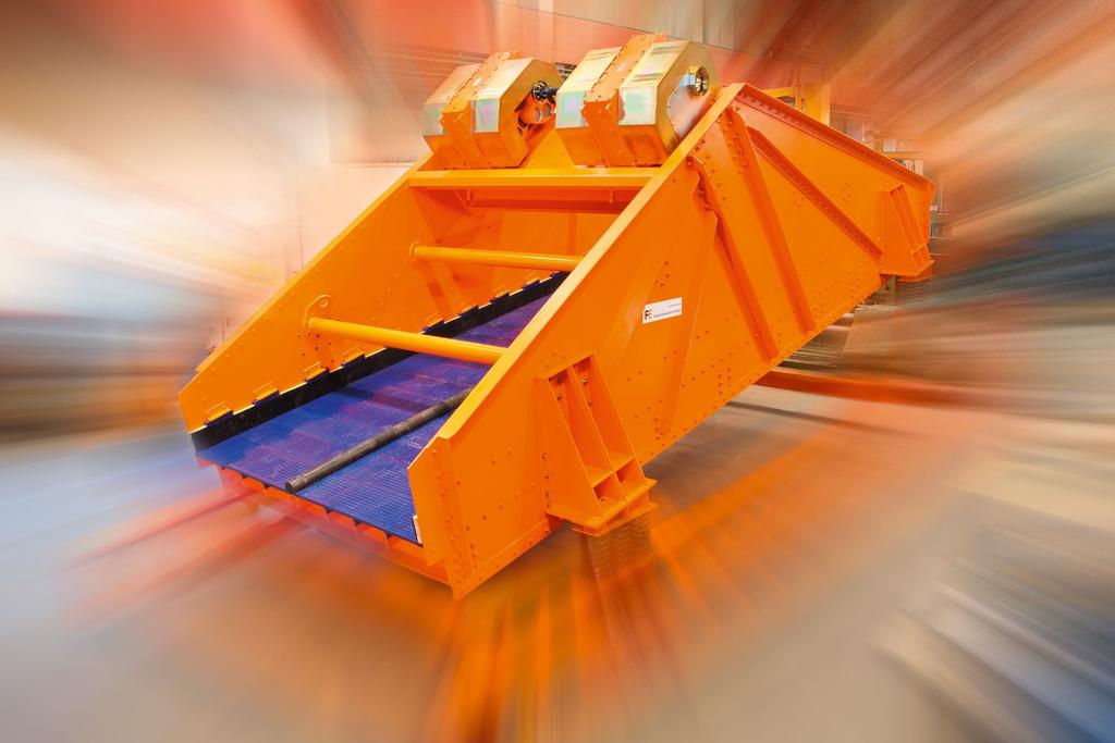 Kompletní výrobní program A complete range Vibrační rošty Vibratory scalpers Vytřásače Shake outs Třídicí síta Sizing screens Odvodňovací třídiče