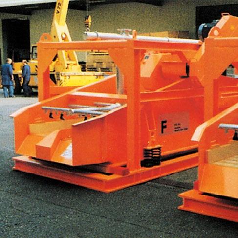 17 Střední odvodňovací třídiče pro recyklační provozy Medium drainage screens in recycling plants