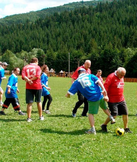 Byl jsem tam jen dva dny z deseti, protože fárám v totálním nonstopu a v létě bylo málo lidí a hodně dovolenek, nechal se slyšet lokomotivář důlní dopravy z Darkova Luboš Kováč.