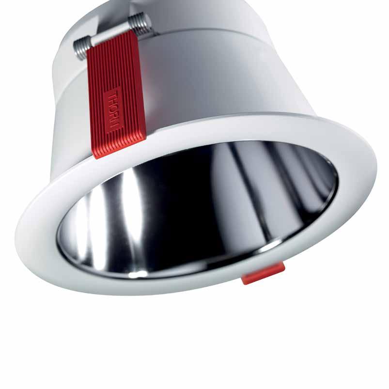 Moderní LED svítidlo typu downlight nabízející vysoký výkon Jako součást skupiny svítidel Chalice je Chalice Pro moderní LED svítidlo typu downlight nabízející vysoký výkon ve všech oblastech.