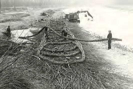 Padesát let podniků Povodí Ladislav Novák 1. Vznik Správ povodí a vývoj organizačních forem Zákon o územním členění státu č. 36/1960 Sb.