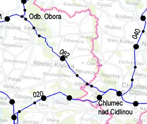 Lovčice obec a zast. Lovčice). Číslo tratě dle JŘ je 062, dle TTP 541D, číslo traťového úseku Chlumec n. C. M. Králové TU 1411, M. Králové Odb. Obora TU 1412. Traťová rychlost je v úseku Chlumec n. C. M. Králové 60 km/h, v úseku M.