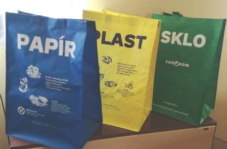 Odpady Obec zakoupila od firmy Ekokom tašky na tříděný odpad, Jedná se o balení tří odlišně barevných tašek na sklo, papír a plast.