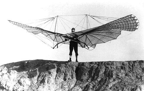 Letectví Otto Lilienthal (19. století) Kluzáky (profil čapího křídla) problém se stabilitou nutný ocas směrovka Paul B.