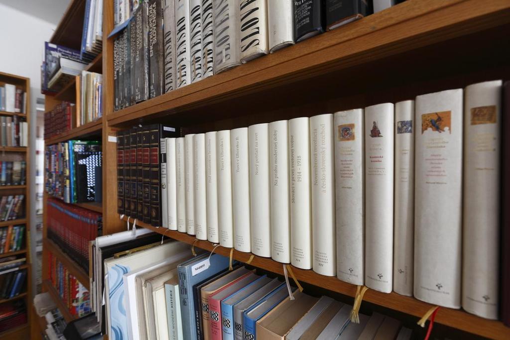 MESTSKÁ KNIŽNICA V BRATISLAVE ADRESÁR VEREJNÝCH KNIŽNÍC V