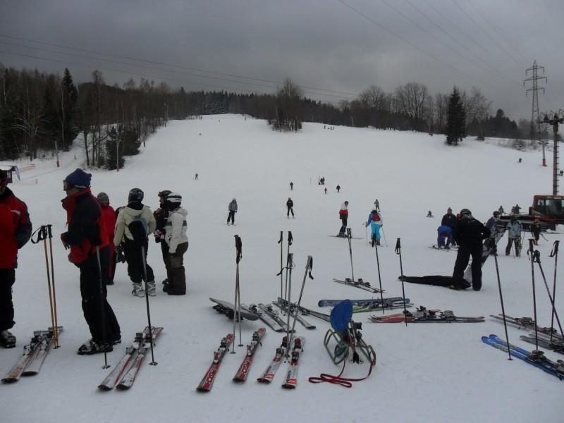 Činnost jednotlivých kroužků Lyžování a snowboarding vedoucí Mgr. Petr Sobota, Mgr.