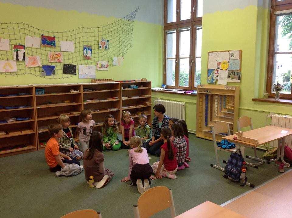 VÝROČNÍ ZPRÁVA ZA ROK 2012 Shrnutí činnosti za rok 2012 V souladu s hlavním cílem občanského sdružení Montessori Opava, jímž je podporovat další zavádění Montessori výchovných a výukových metod do