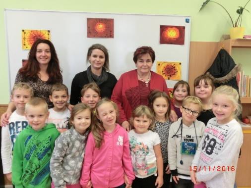 Paní Šimková ve školní družině pracovala krásných 32 let. Celé tyto roky jí práce s dětmi velice naplňovala a děti ji měly velmi rády.