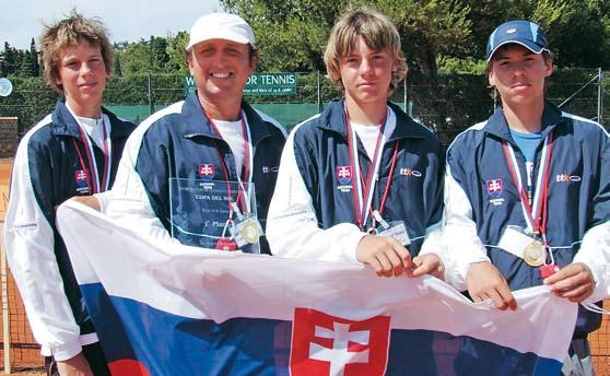 ME DRUŽSTIEV Na svet idú s bronzom Chlapci do 14 rokov obsadili na majstrovstvách Európy tretie miesto Kvalifikačná skupina ME (Copa del Sol), v ktorej sme štartovali, bola na programe v dňoch 1. - 3.