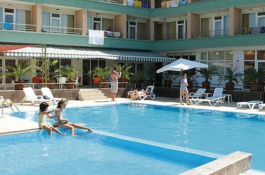 KITEN Hotel ONYX RAŇAJKY NOVINKA POLPENZIA ZA DOPLATOK PLÁŽ 200m Popis, poloha: hotel sa nachádza v centrálnej časti mesta medzi dvoma plážami (južná piesočnatá pláž je vzdialená cca 200 m,