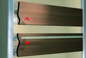Dveře vložené nebo naložené Pro dveře dřevěné nebo s hliníkovým i dřevěným rámem Jednoduchá konstrukce korpusu Sady s