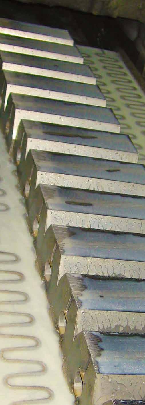 ELMAX ELEKTROMAGNETICKÉ UPÍNAČE Kód Typ L (mm) S (mm) H (mm) P (mm) Příkon (W) Hmotnost (kg) 33.1545 15 x 45 450 150 73 14 65 32 33.2045 20 x 45 450 200 73 14 74 47 33.