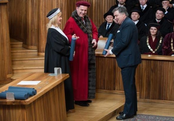 dubna 2017 Profesor Michal Tomášek obdržel Cenu Bedřicha Hrozného Rektor Univerzity Karlovy
