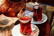 konvička (1 nálev) 75,- Assam CTC Čaj tvoří drobné tmavohnědé granulky, které dávají velice hutný, plný, aromatický, silně povzbuzující čaj vhodný především k dopolednímu popíjení.