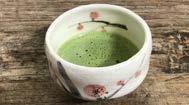 zhong 75,- konvička (2 nálevy) 110,- Kukicha Sakuraba Japonský čaj Kukicha ovoněný lístky Sakury, které čaji dodávají příjemné aroma a naplní váš šálek atmosférou japonského jara.