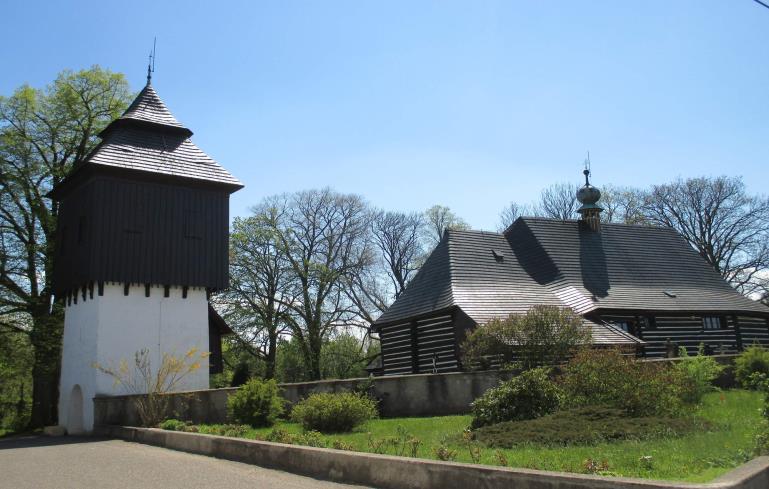 Unikátní historické jádro obehnané hradbami, v severní části s kruhovou věží ze 16. století zvanou Zázvorka. Město nazýváno Český Betlém.