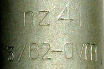 Střela byla označena jako OF tříštivě-trhavá. Zapalovač nz-11 svojí konstrukcí vycházel z předchozích typů zapalovačů řady nz-10.