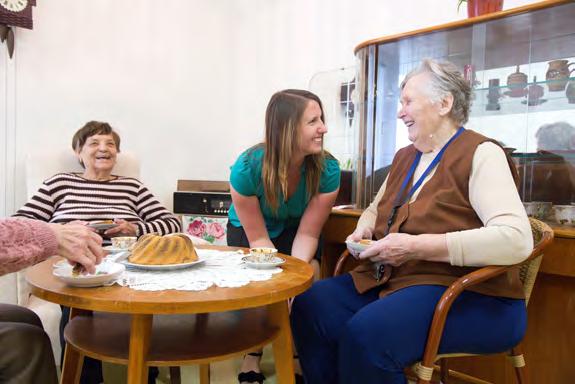 Poskytované služby Ubytování Celý objekt Domova je bezbariérový s kapacitou 104 lůžek, a to 44 jednolůžkových pokojů, 22 dvoulůžkových pokojů, 6 apartmánů.