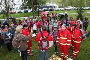 zraněnými (např. autohavárie, výbuch pyrotechniky, vyčerpaný diabetik, utonulá plavkyně s hysterickou neschopnou plavčicí).