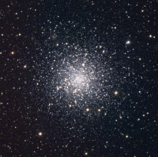 Hvězdokupa obsahuje neobvykle nízký počet málo hmotných hvězd. M 12 je ve vzdálenosti asi 15 700 světelných let od Země a má průměr přibližně 75 světelných let.