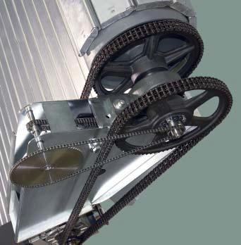 Systém ZAK Systém ZAK posouvá svazek po konzolách a vede plášť rolovacích vrat přesně tak, aby stále zajížděl svisle do vodících lišt.