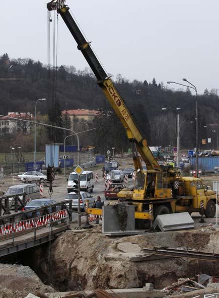 Spojení bižuterií Úřad posuzoval v roce 2004 spojení týkající se trhu bižuterie, užitkového skla, drobných dárkových výrobků ze skla a dalších trhů.