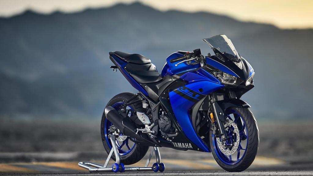 Ryzí DNA řady R Ve společnosti Yamaha jsme zcela oddáni konstrukci úchvatných inovativních motocyklů, které do každodenního života vnášejí nový rozměr.